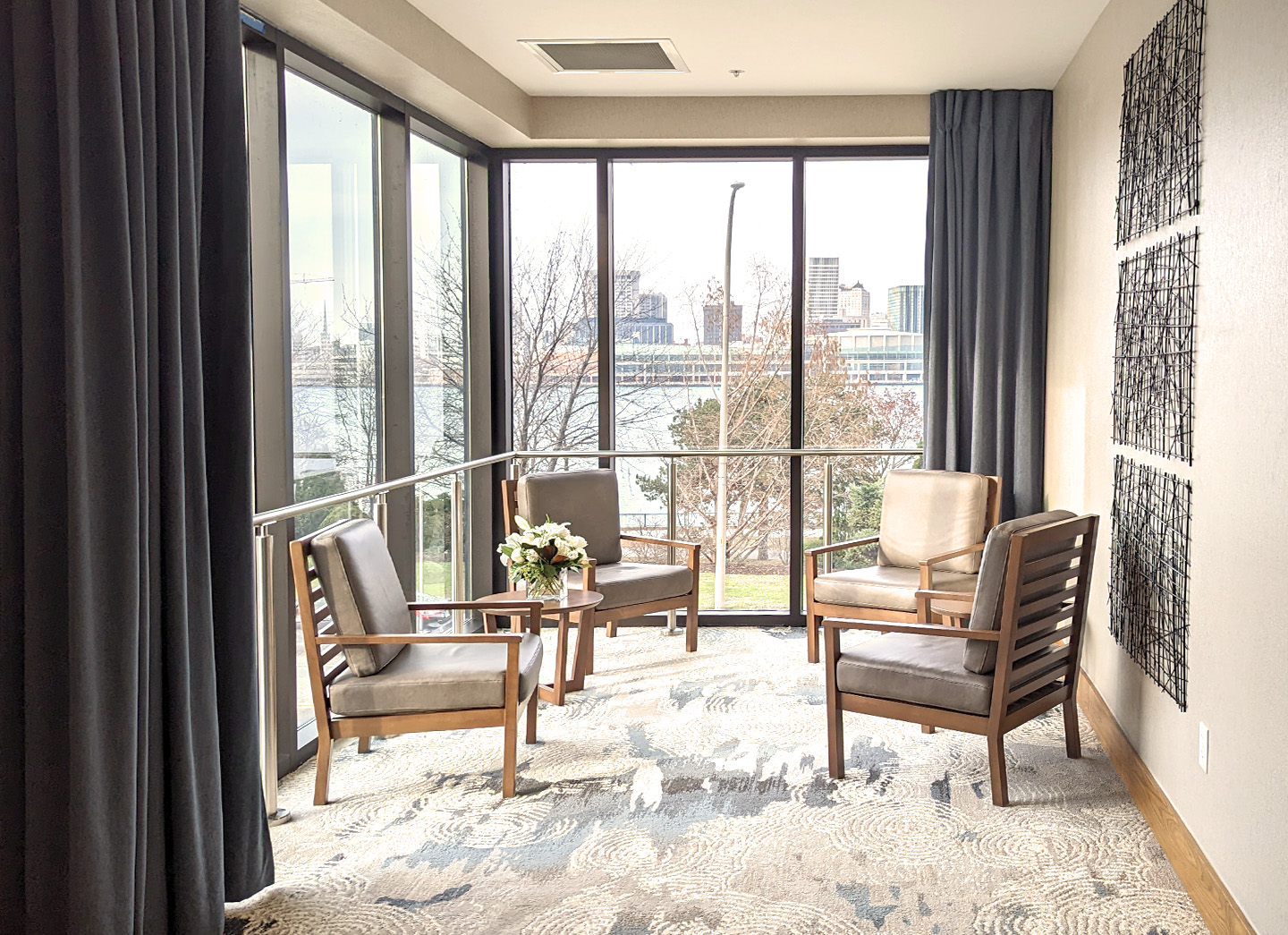 DoubleTree community sitting area